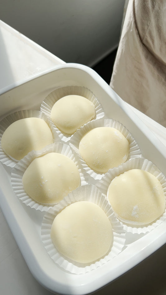 Extra Soft Mochi with Cheesecake Filling
